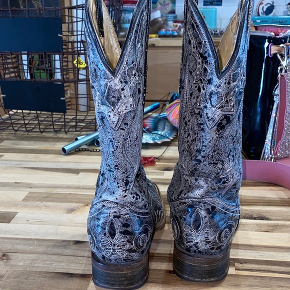 Vintage Corral boots Black with distressing and Lizard inlay - Picture 6 of 14